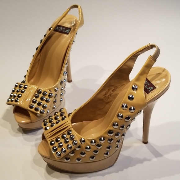 NYLA Genevieve Nude Tan Patent Open-Toe Heels - Picture 2 of 5